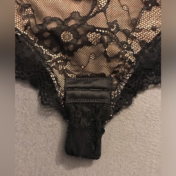 NEW Lace Bodysuit - Picture 14 of 15